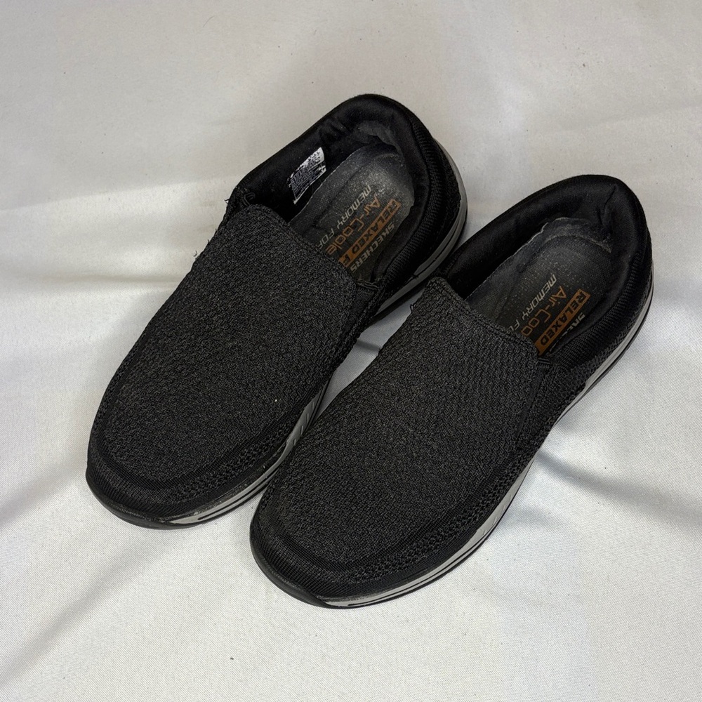 Skechers Relaxed Fit® Cohagen Knit Walk Men's Shoes Size 8.5